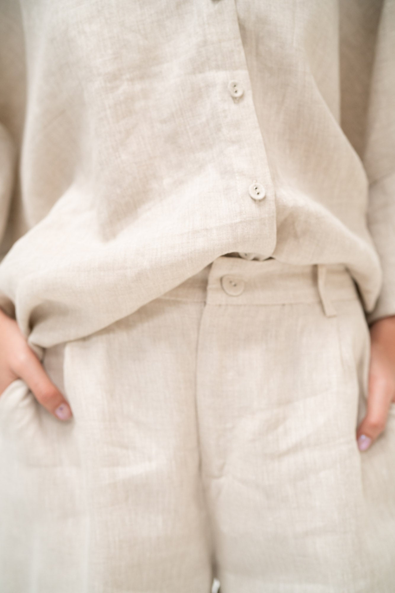 Moma Linen Shorts in Sand
