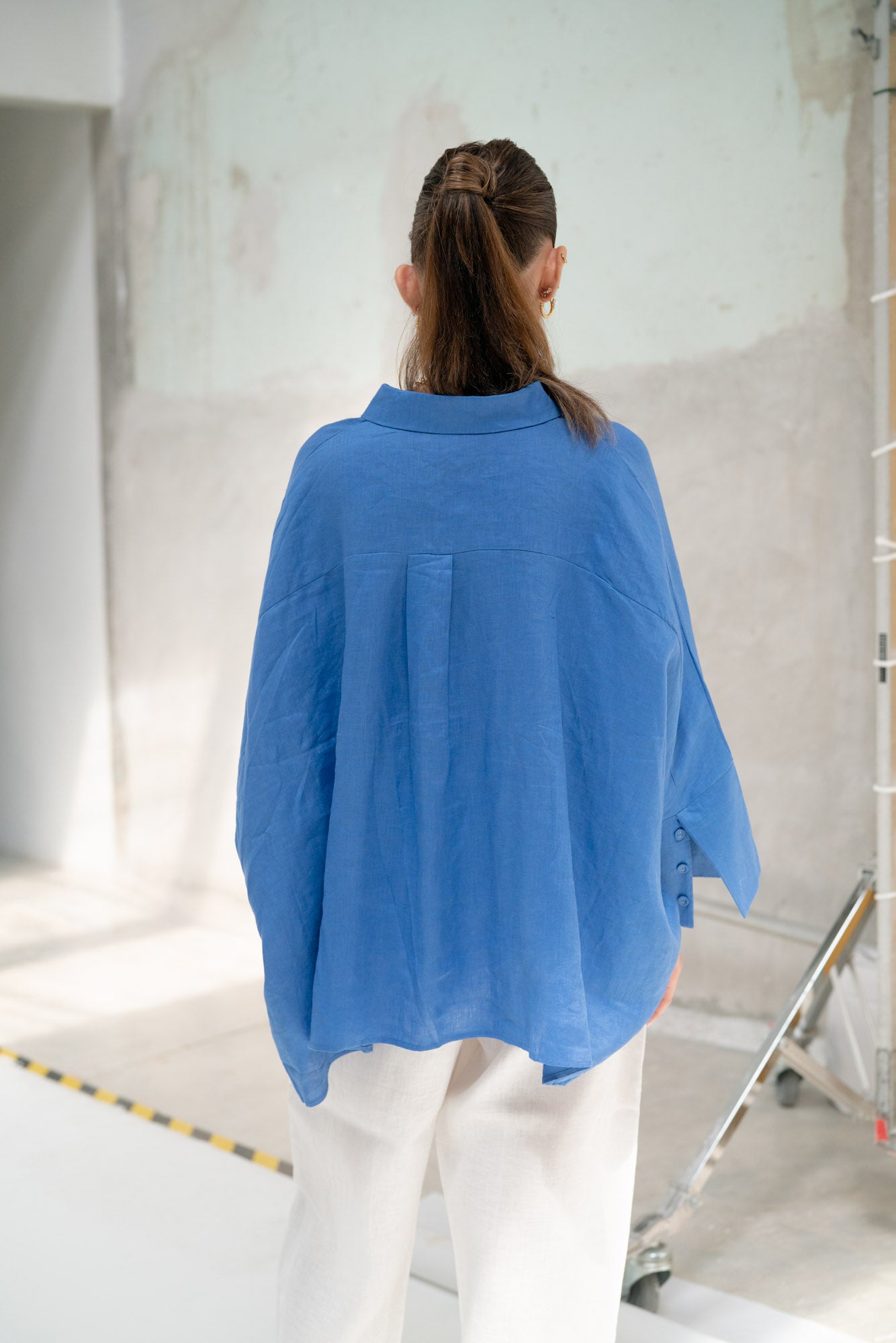 Chloe Linen Batwing Shirt in Blue