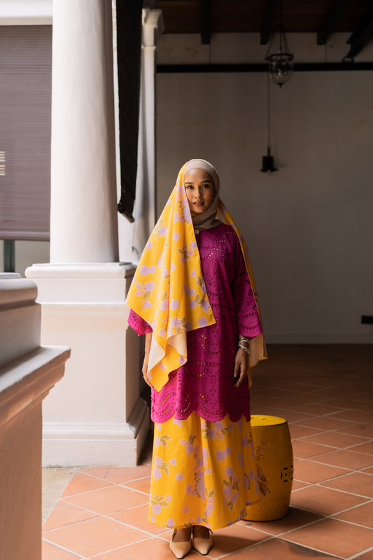 Lastri Print Cotton Selendang in Yellow/Lilac