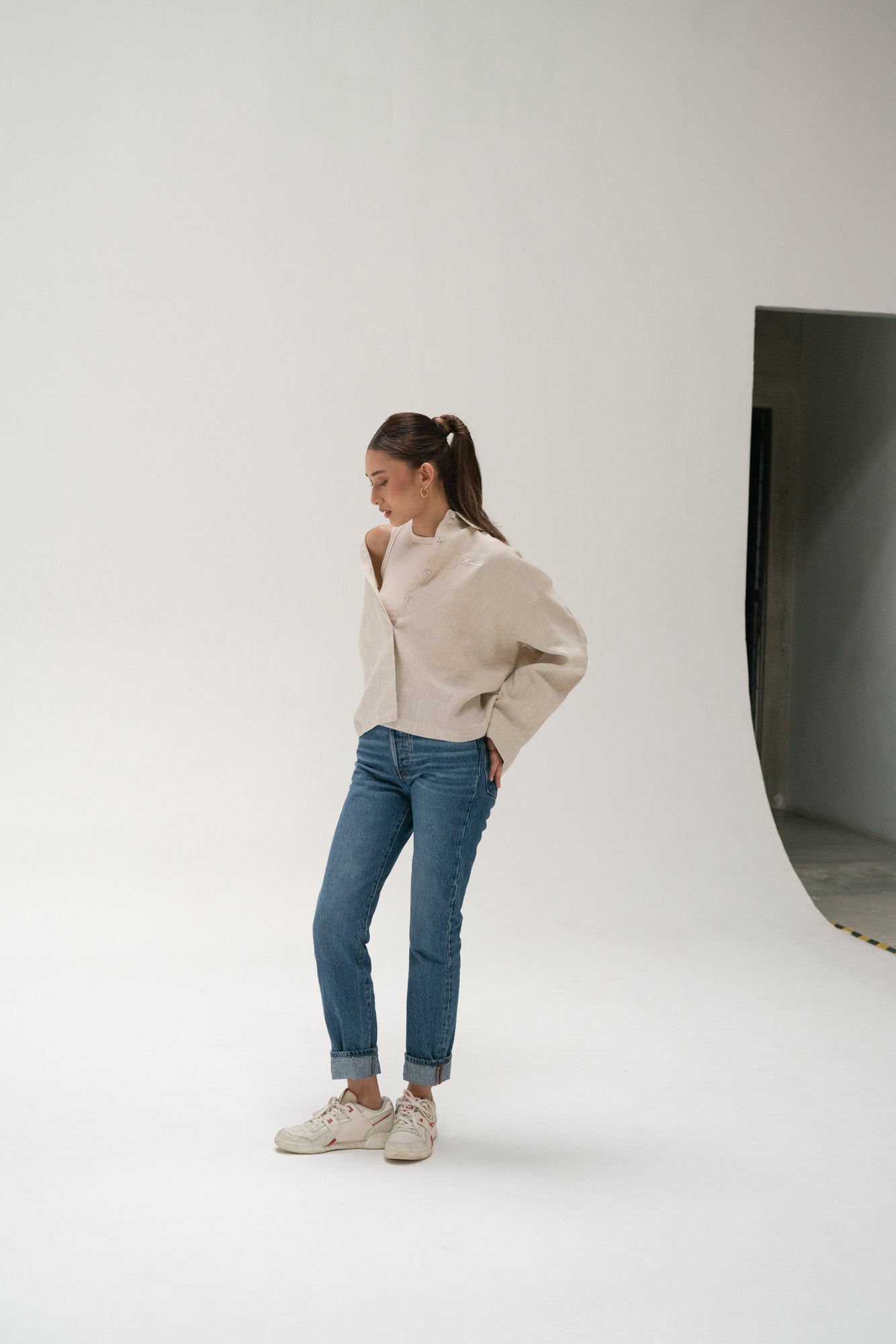 Avi Linen Shirt in Sand