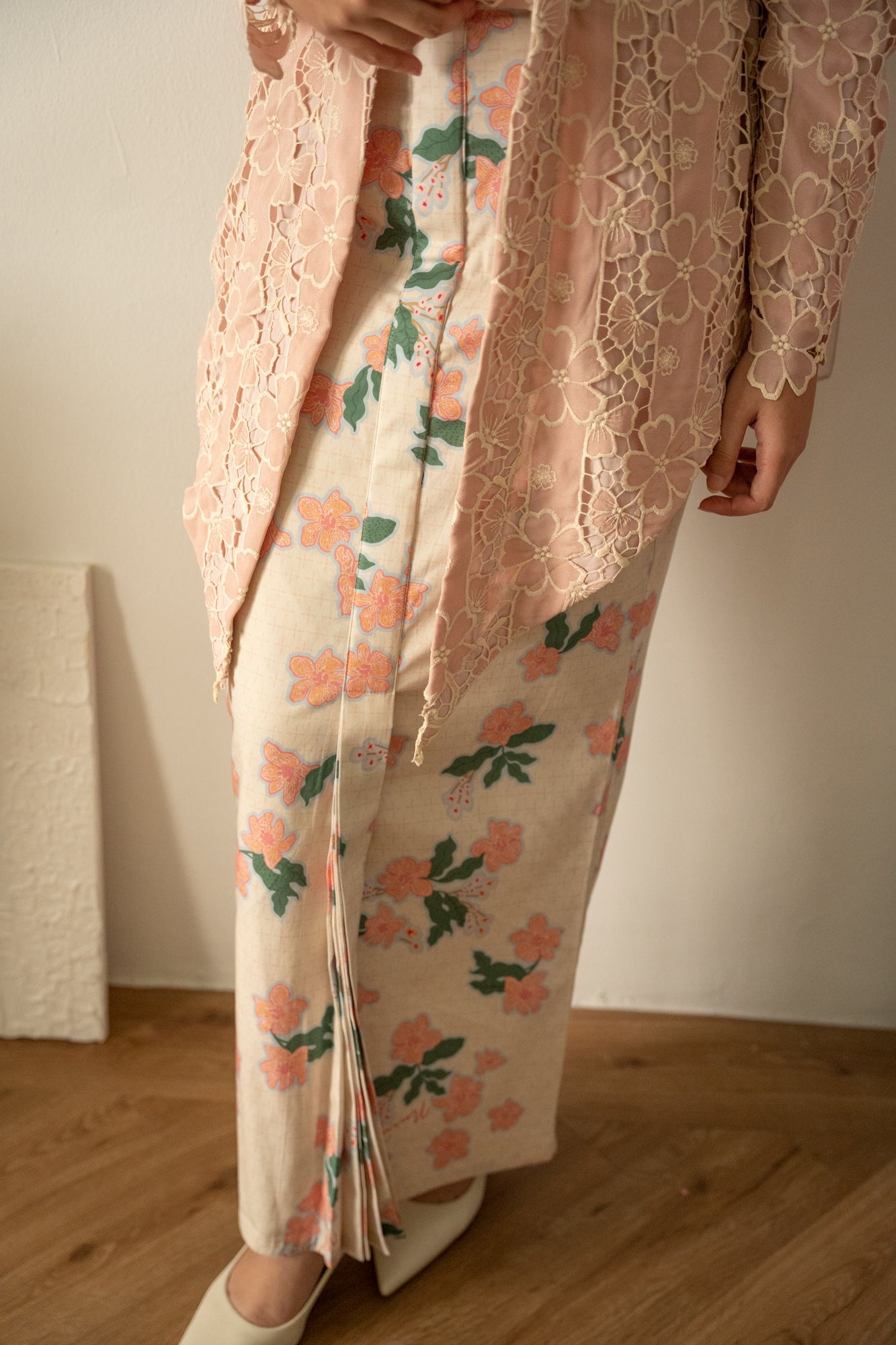 Mariani Batik Kipas Sarong in Peach/Pink