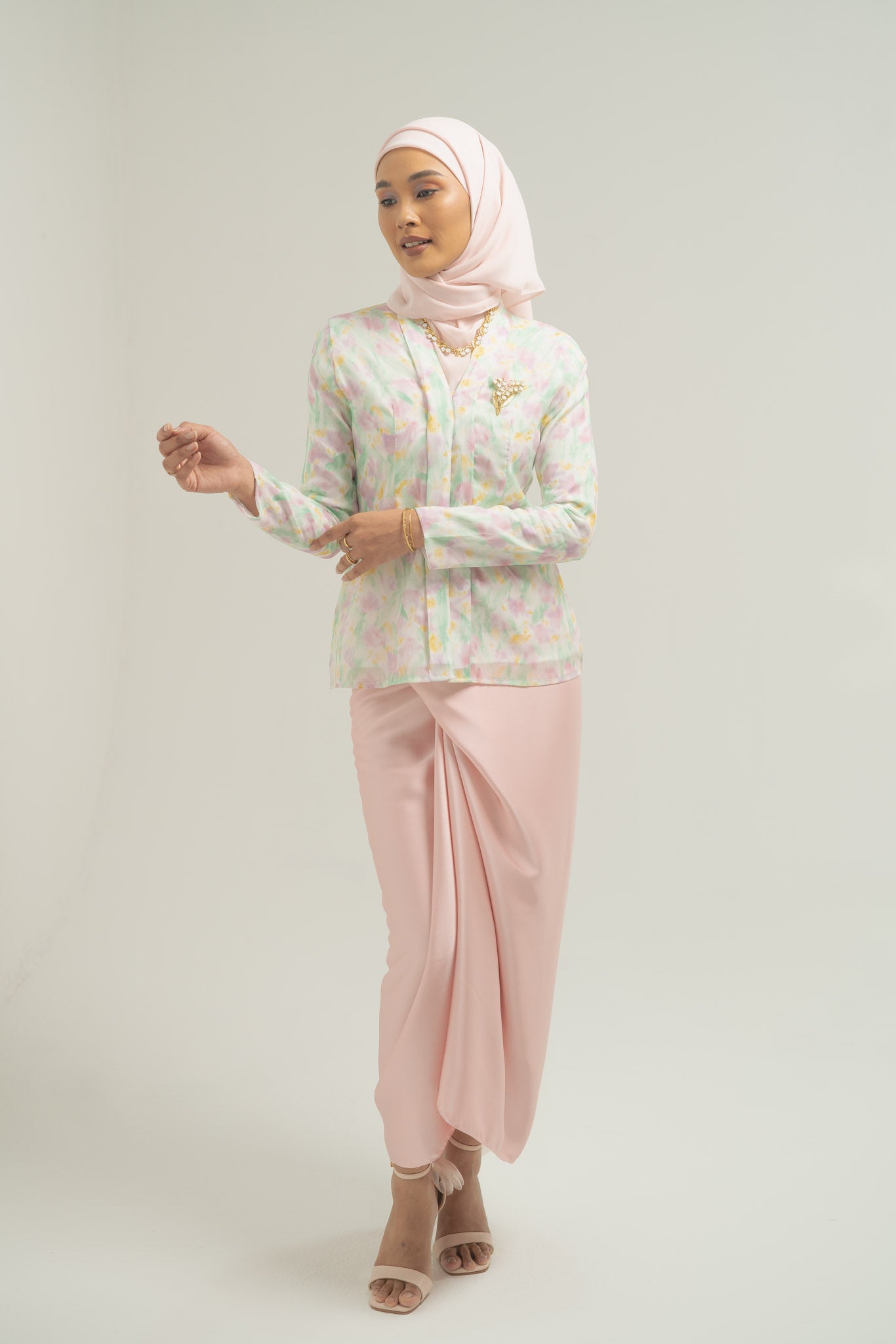 Plain Pareo in Pastel Pink