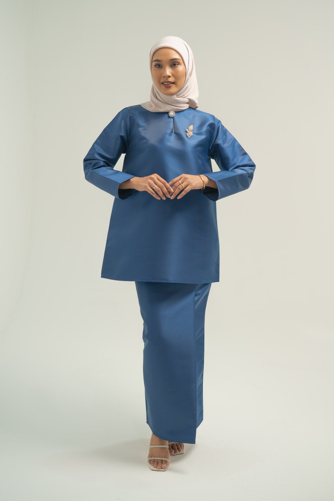 Phelia Kurung Set in Midnight Blue