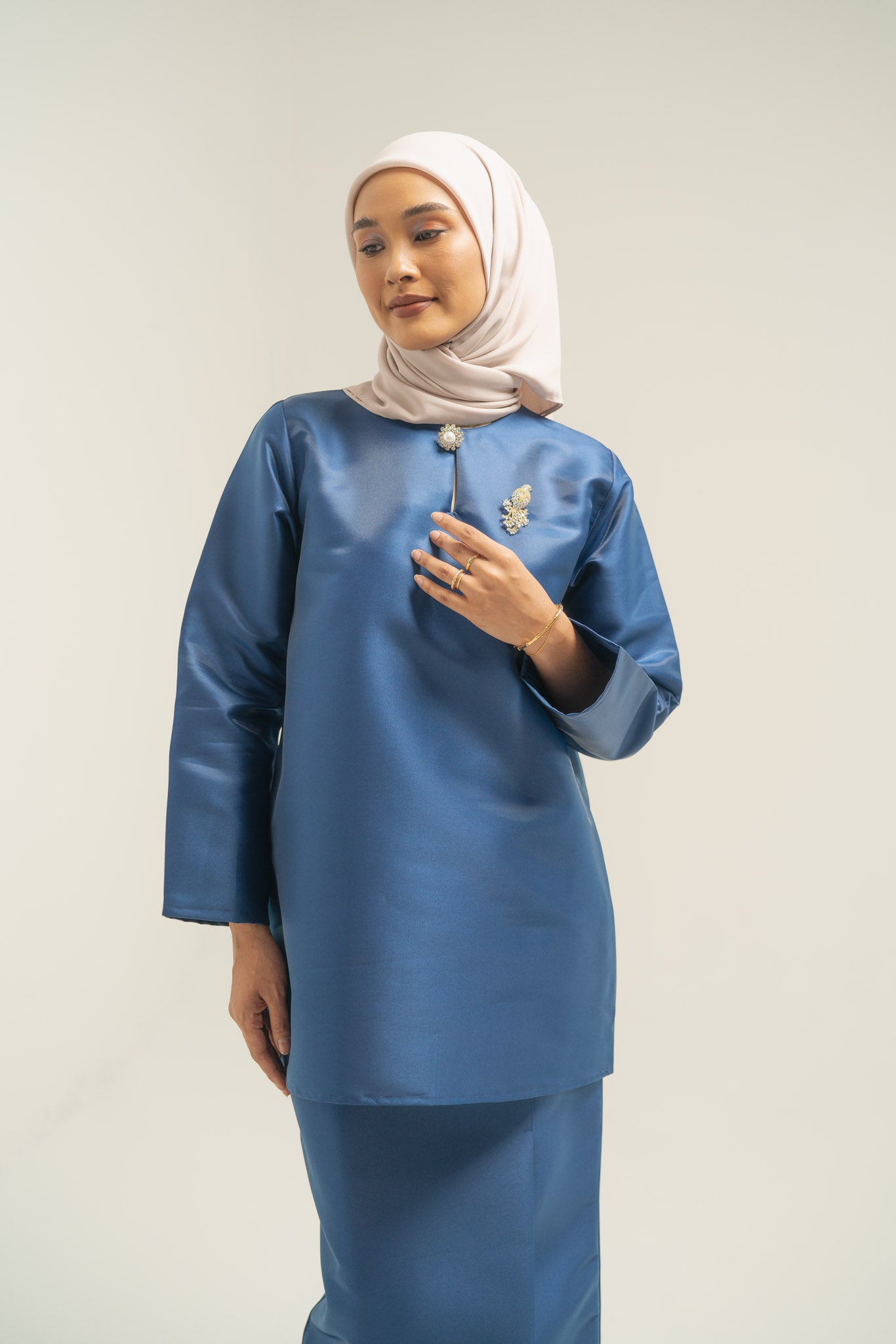 Phelia Kurung Set in Midnight Blue