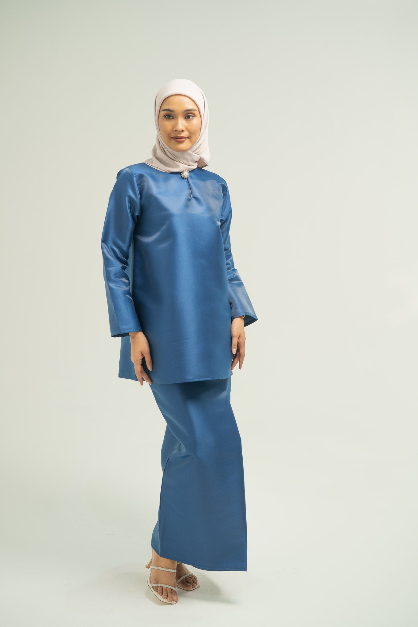 Phelia Kurung Set in Midnight Blue