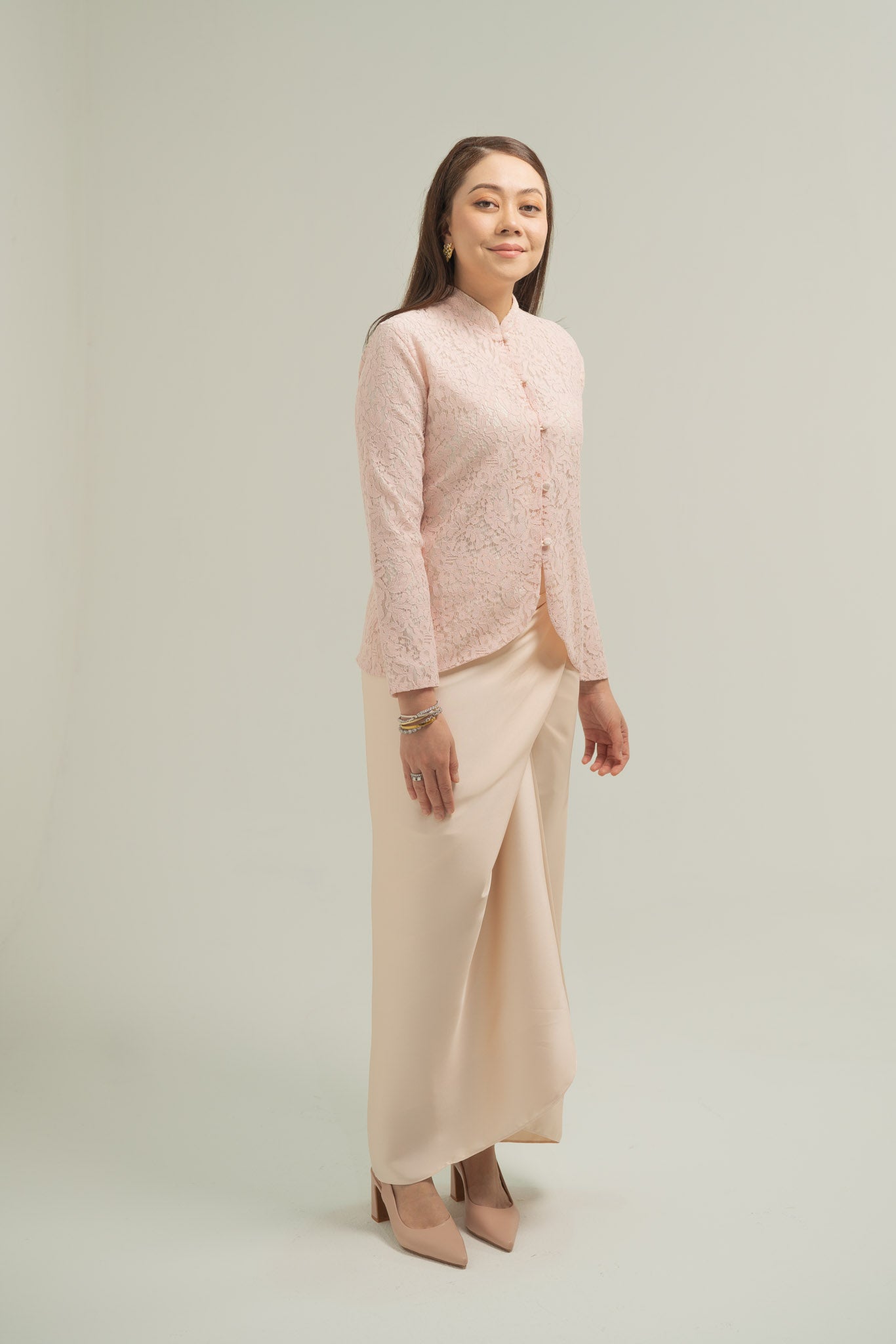Hira Kebaya Lace Top in Dusty Pink