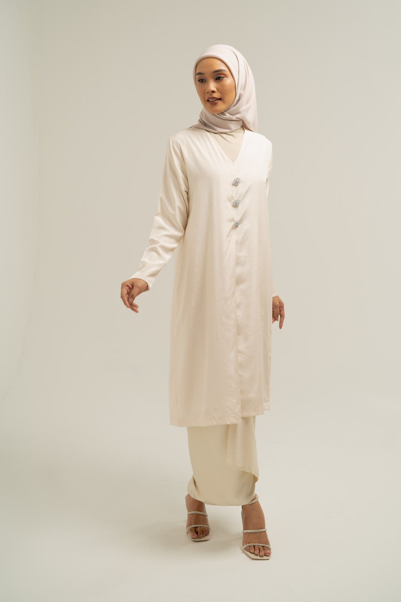 Maya Long Kebaya Top in Gold