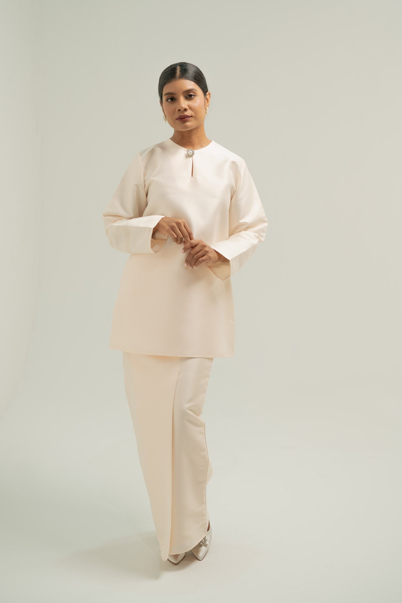 Phelia Kurung Set in Ivory