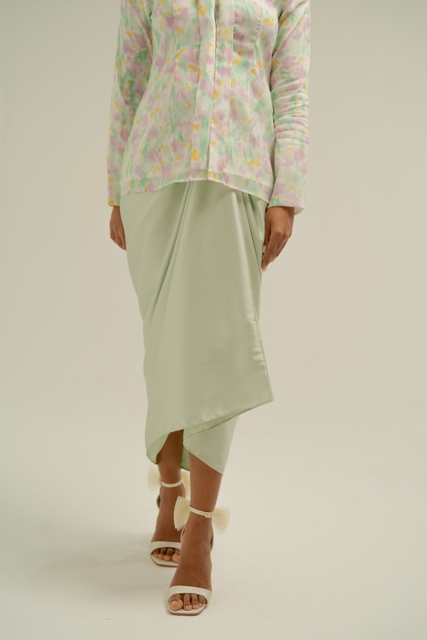 Plain Pareo in Pastel Green