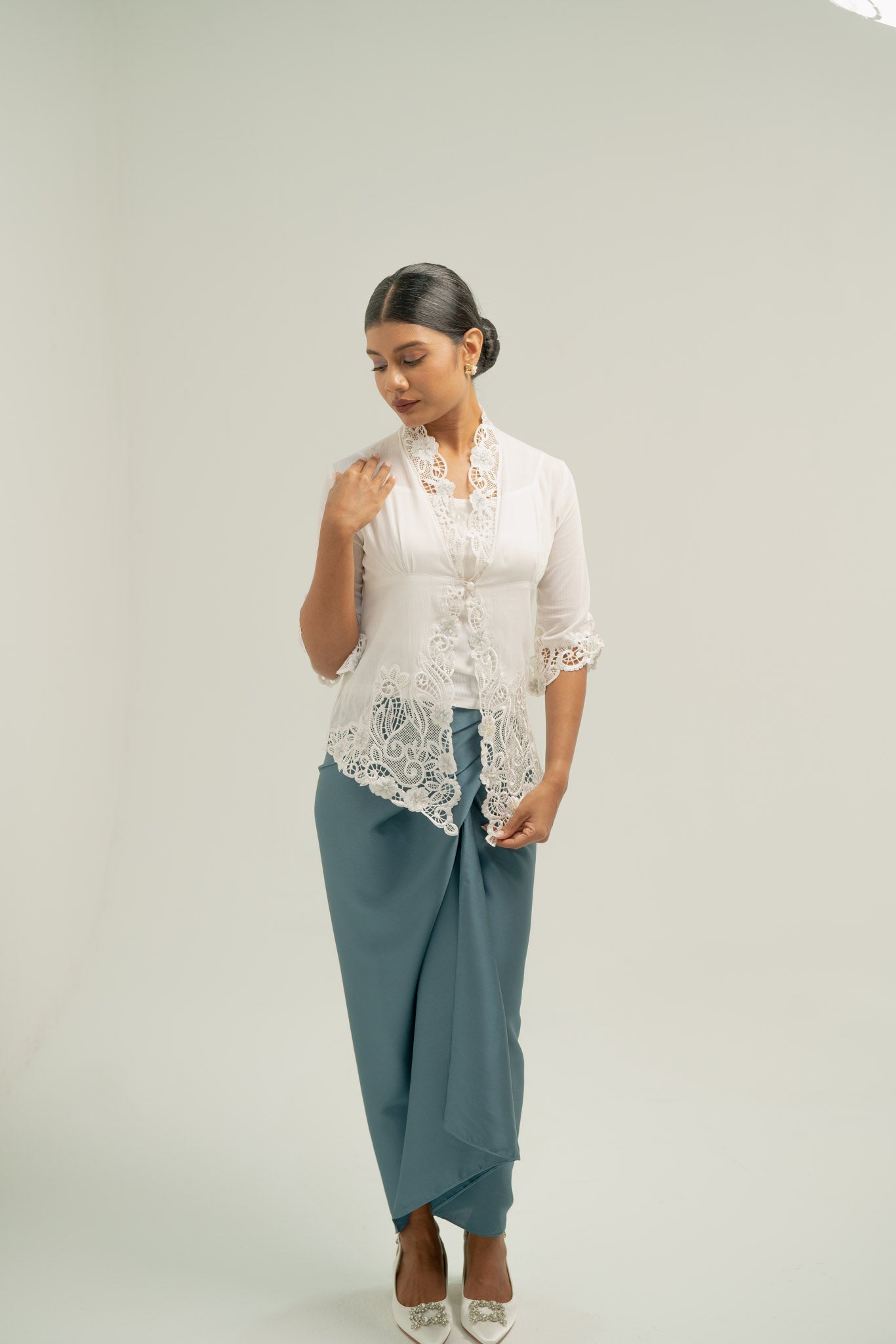 Mina 3/4 Sleeve Kebaya