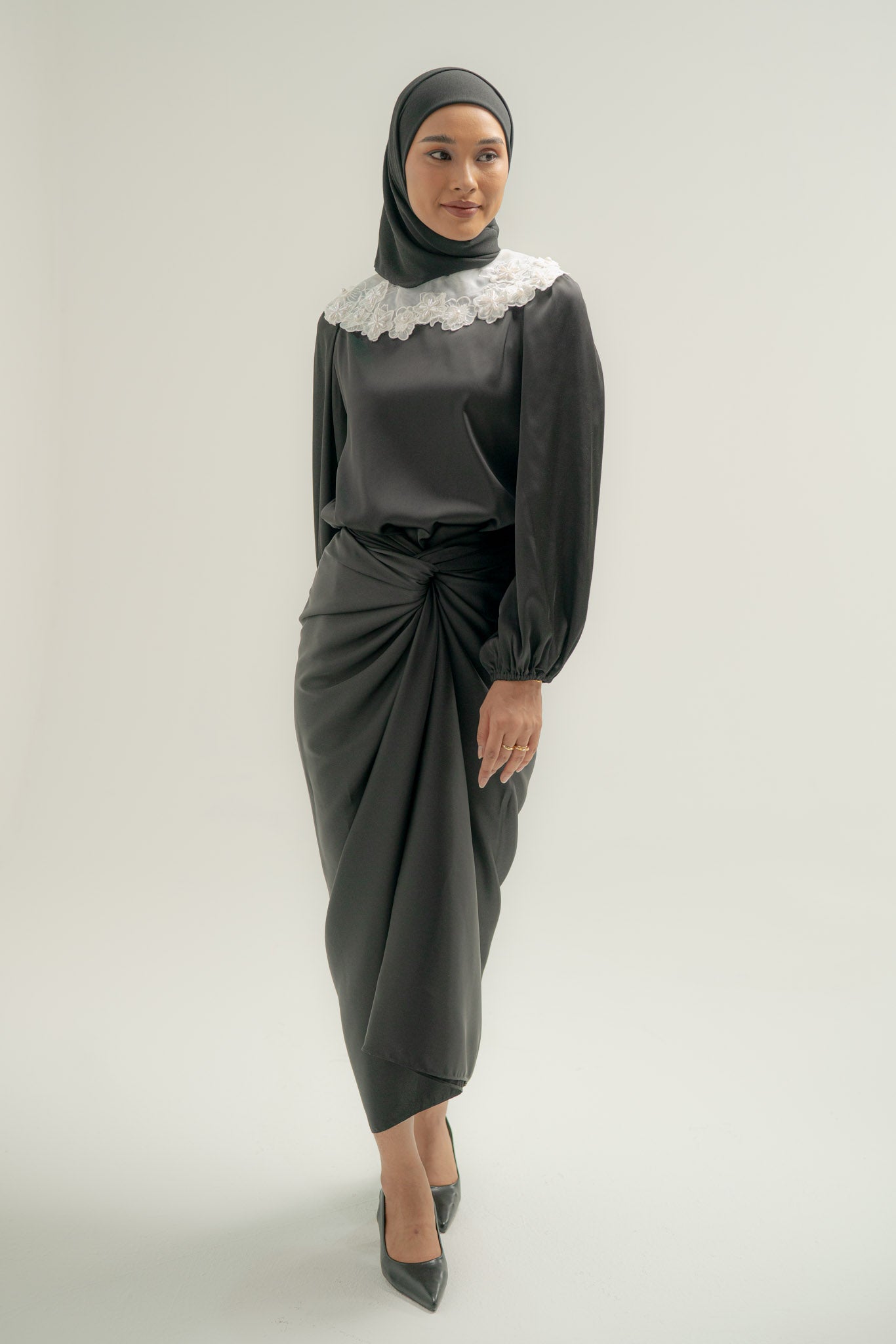 Plain Pareo in Black