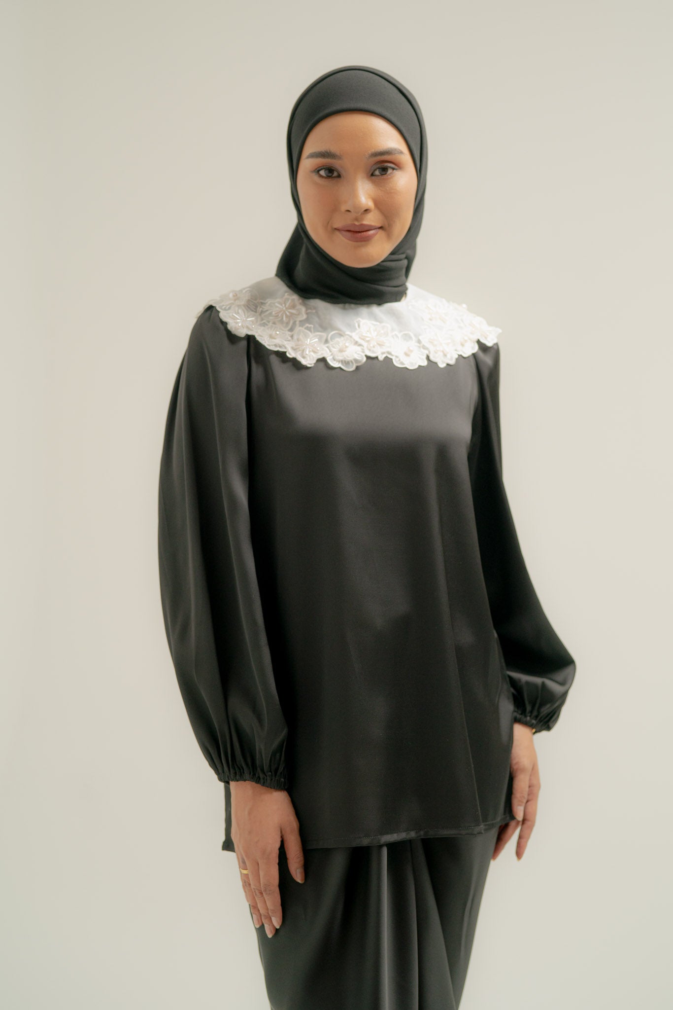 Yuri Top in Black