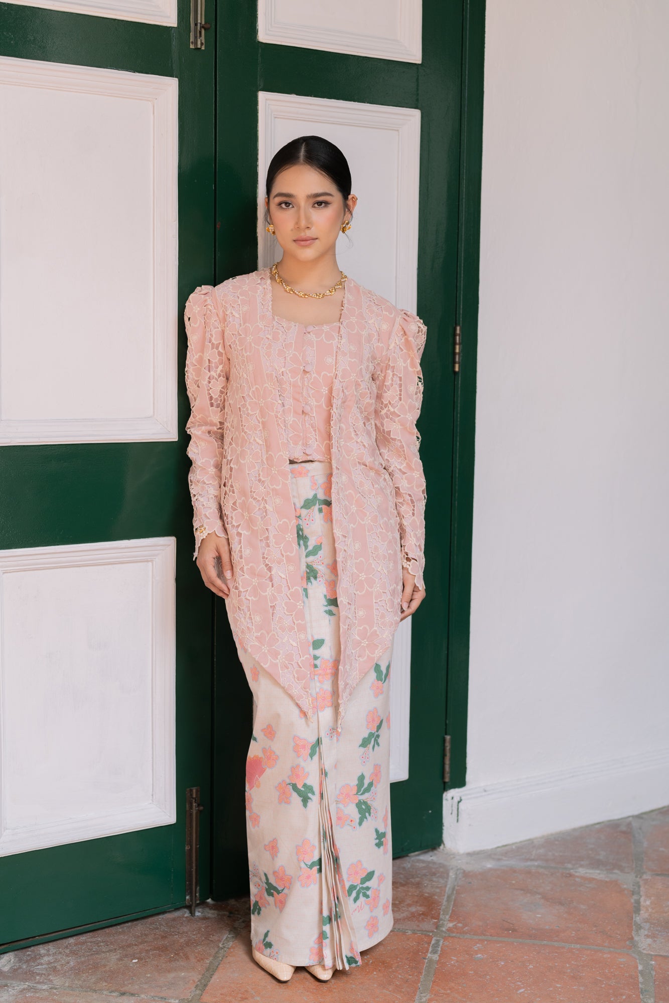 Mentari Kebaya Long Embroidery Top in Dusty Pink