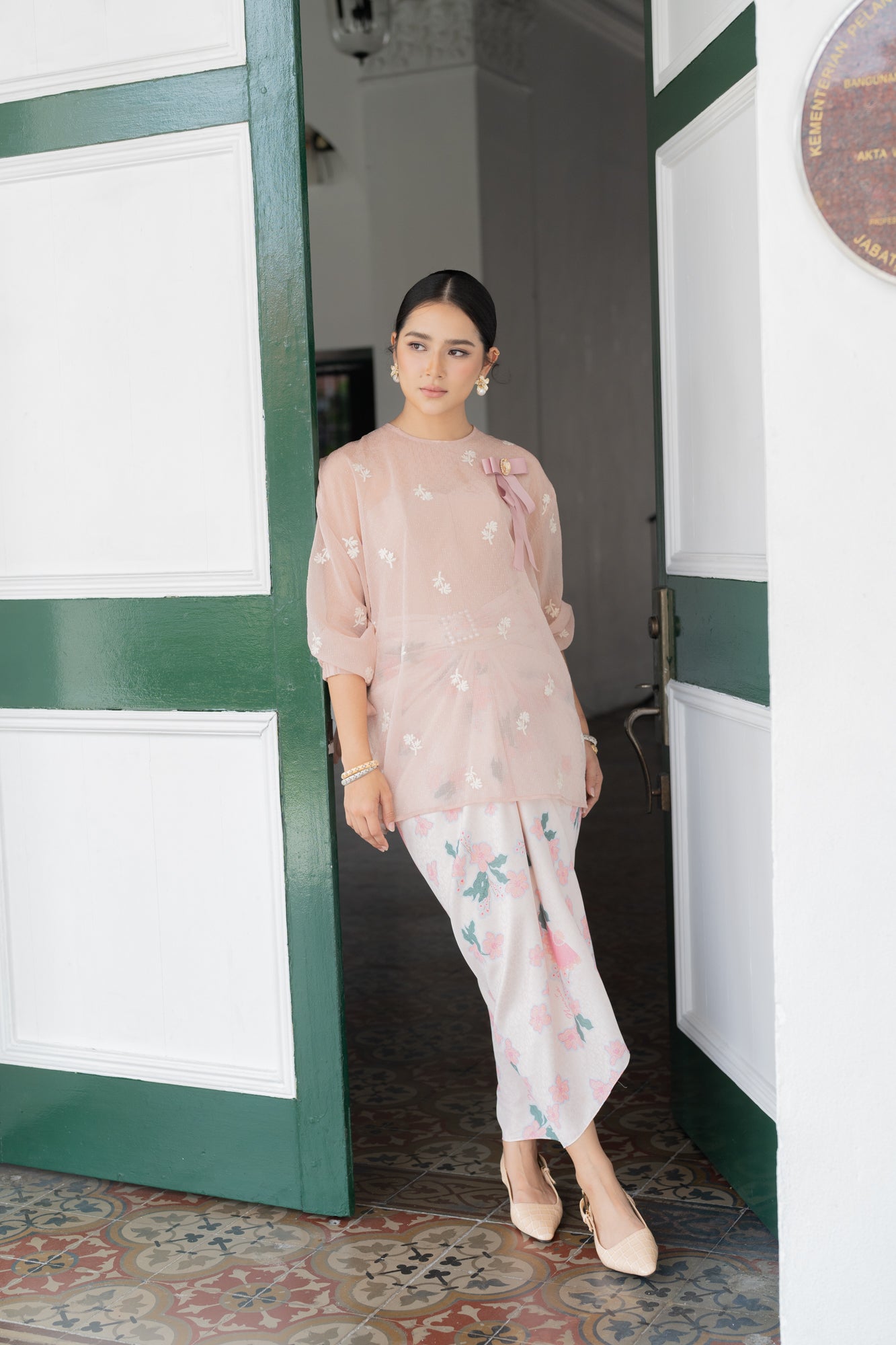 Tuti Ribbon Sleeve Chiffon Top In Dusty Pink