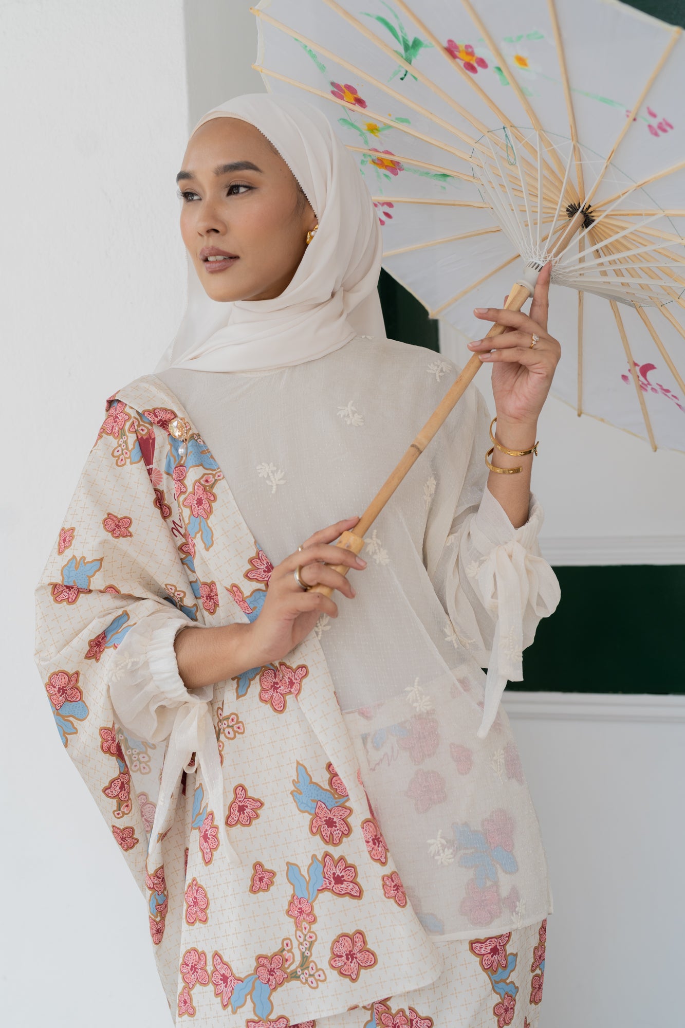 Tuti Ribbon Sleeve Chiffon Top In Cream