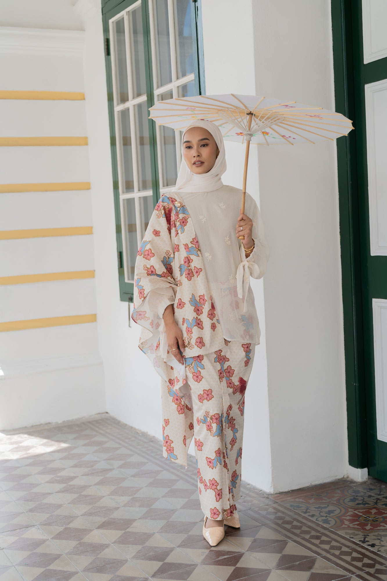 Tuti Ribbon Sleeve Chiffon Top In Cream