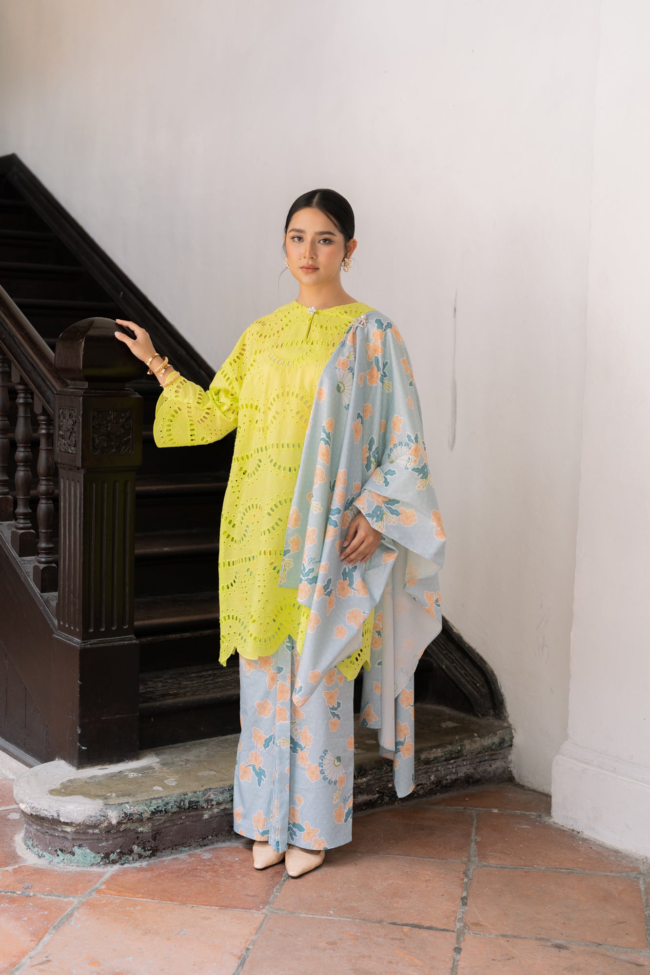 Lastri Print Cotton Selendang in Blue/Peach