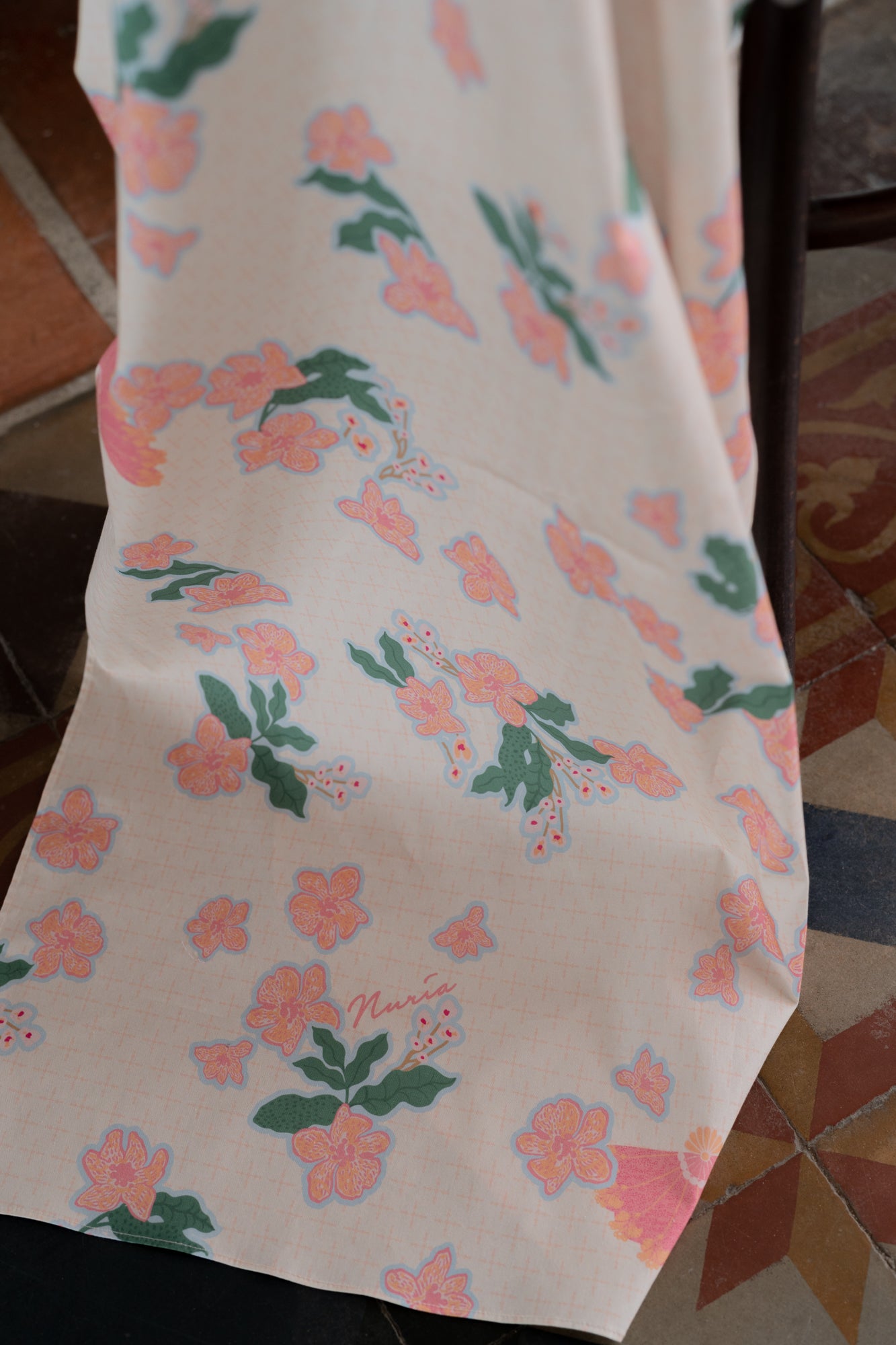 Lastri Print Cotton Selendang in Peach/Pink