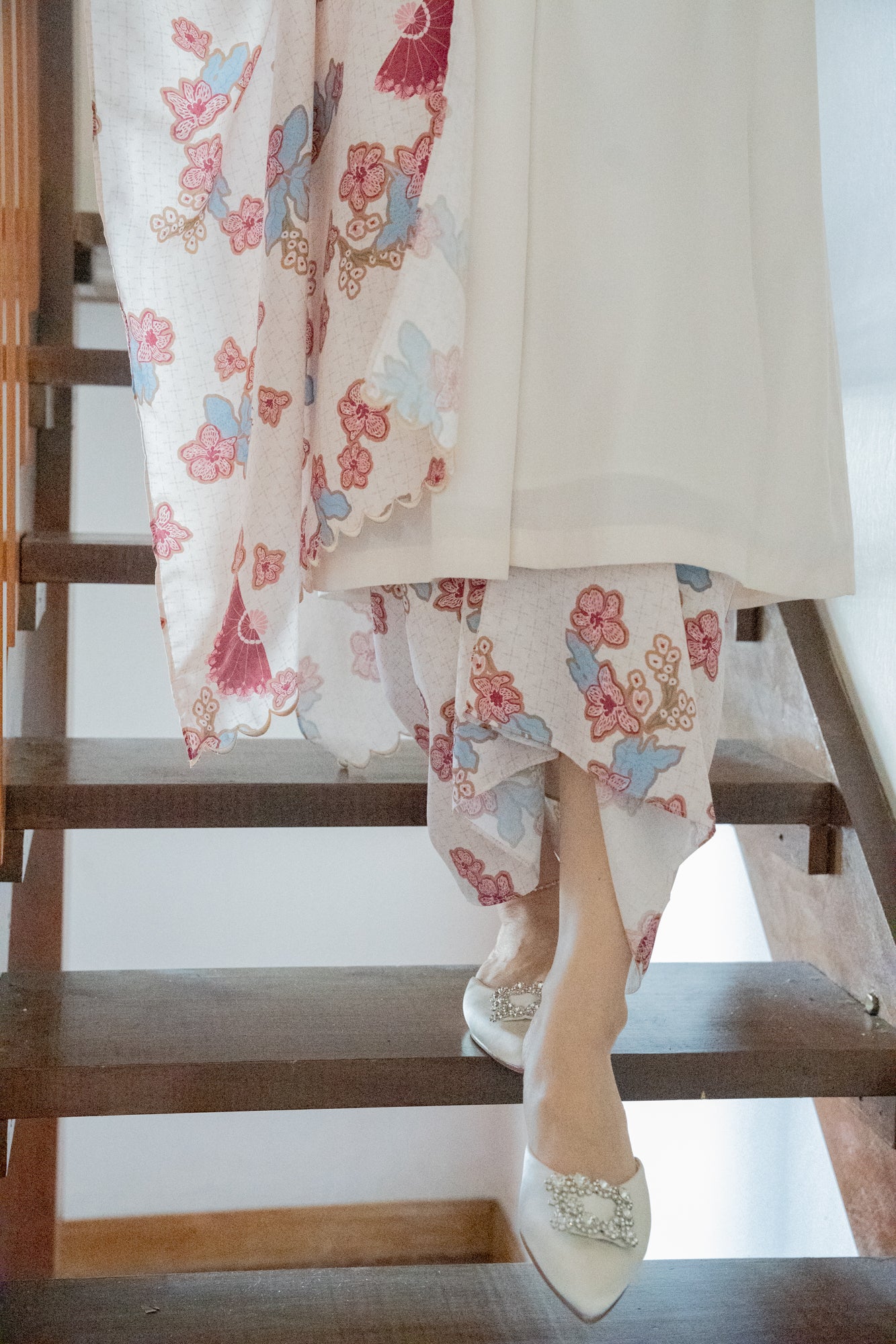 Saleha Print Scallop Selendang/ Shawl in Maroon / Cream