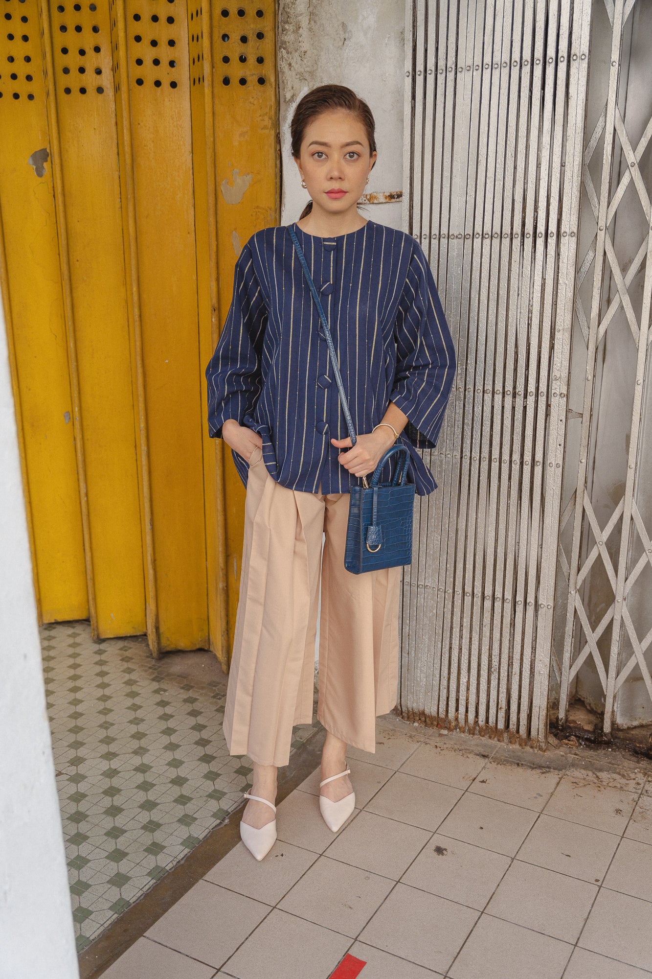 Daya Top in Deep Blue