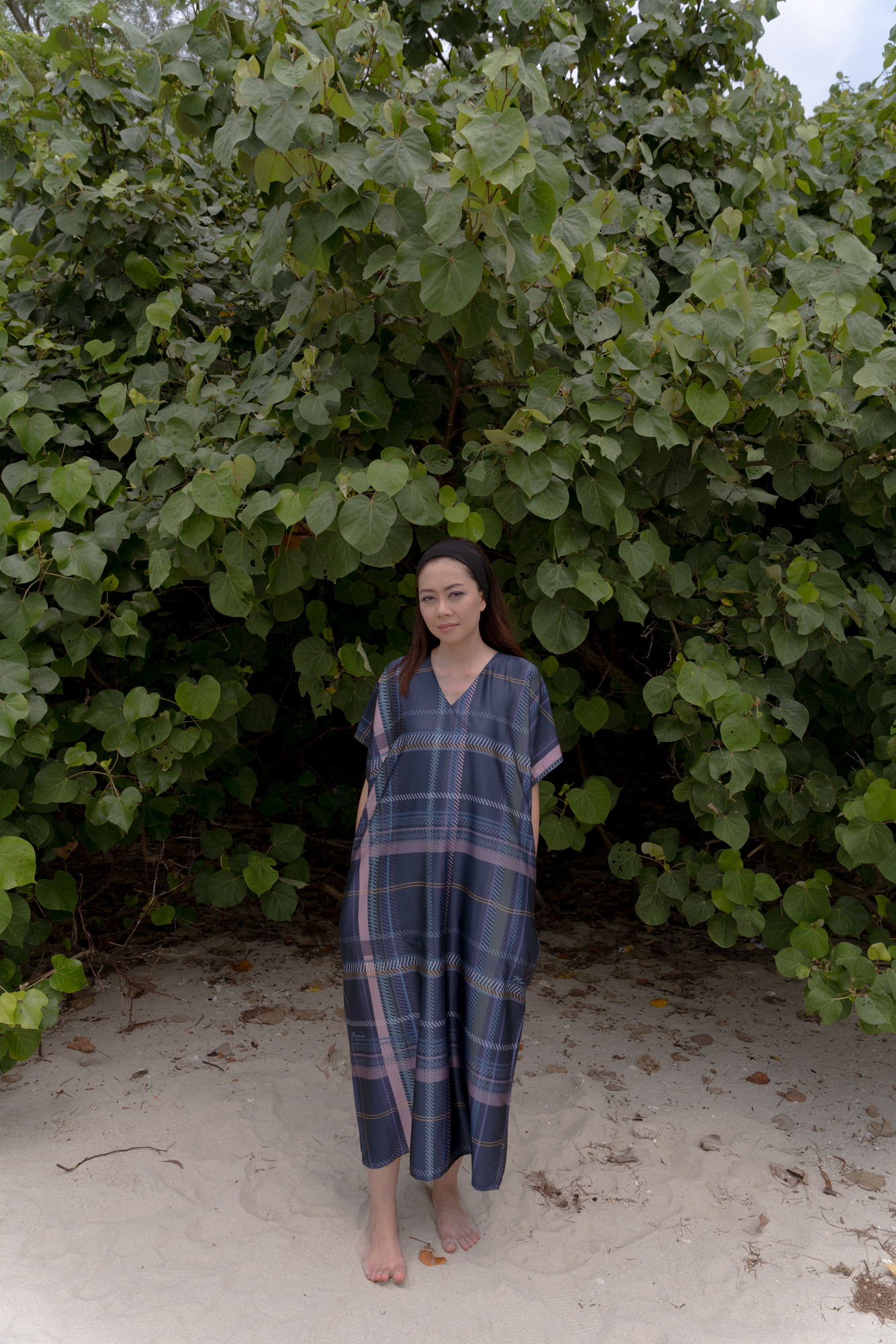 Teratai Midi Kaftan in Navy Blue / Purple