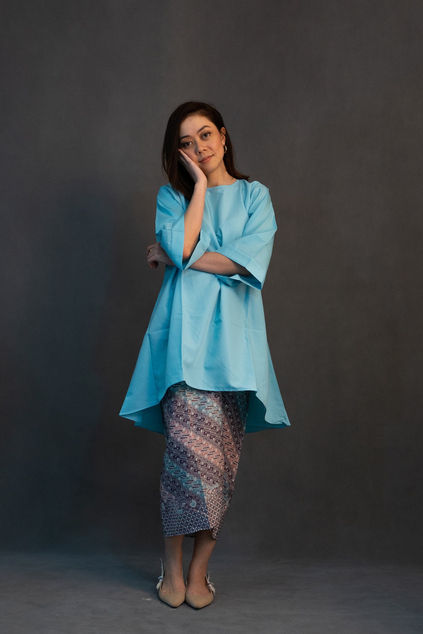 Kamelia in Cyan Blue