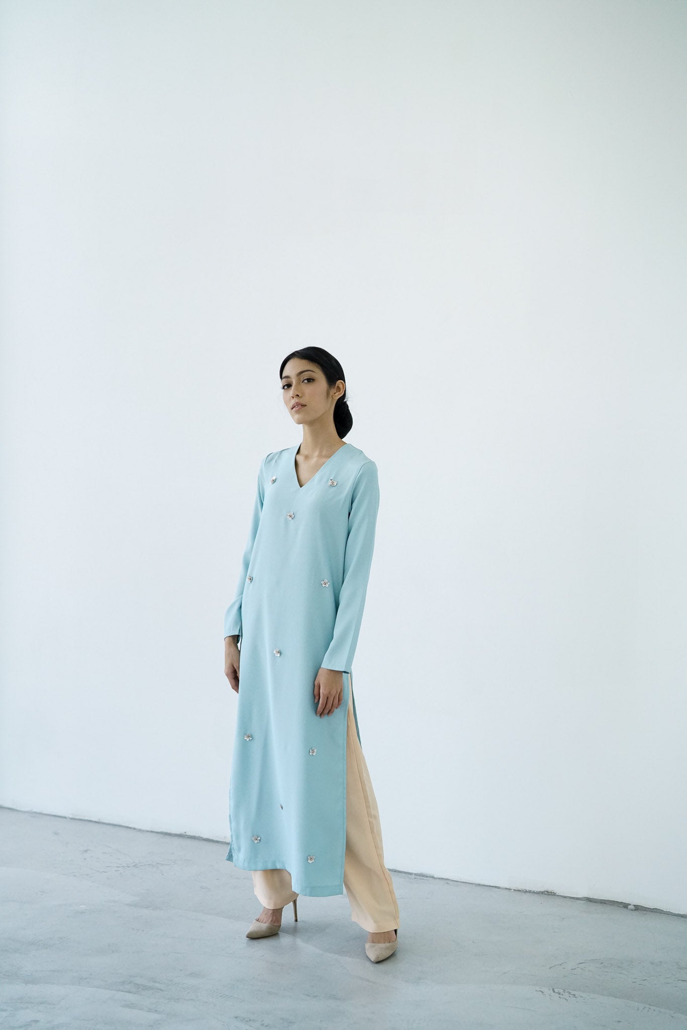 DEA in DUSTY BLUE