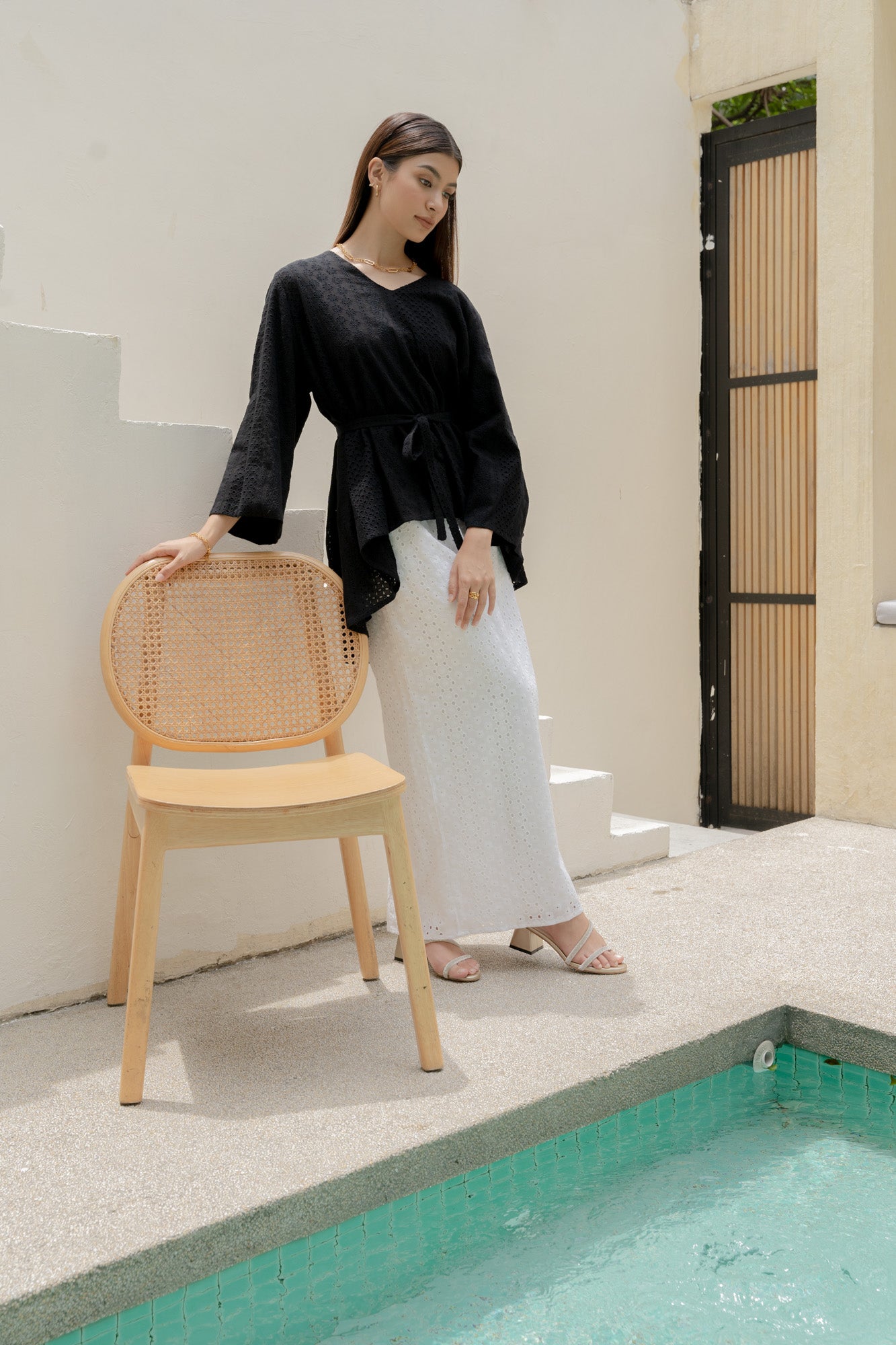 Juni Embroidery Skirt in White