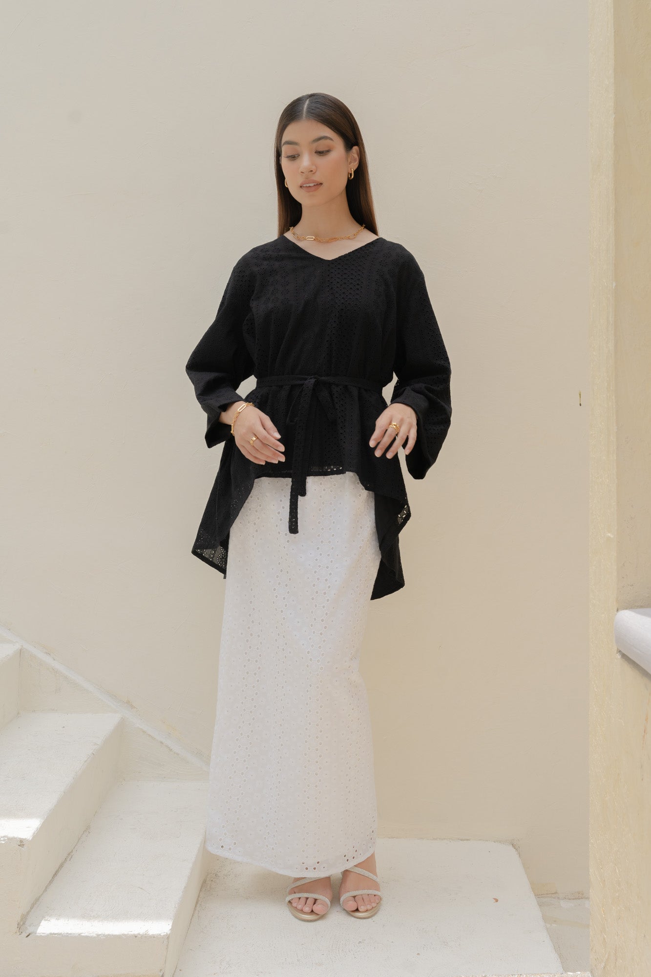 Juni Embroidery Skirt in White