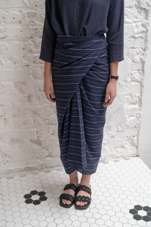 Linen Pareo in Deep Blue