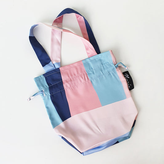 Nuria Pouch Bag in Blue