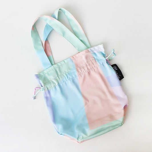Nuria Pouch Bag in Pastel Green