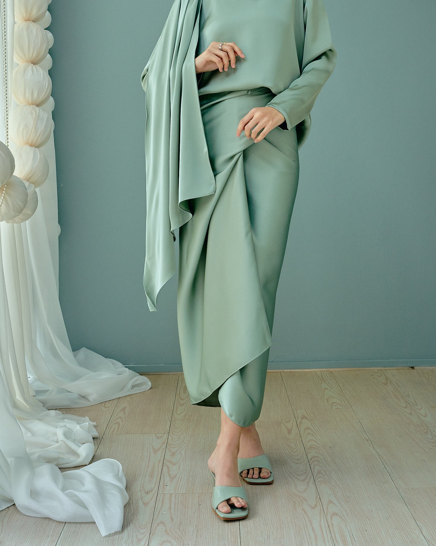 SASKIA Satin Drape Set in Sage Green