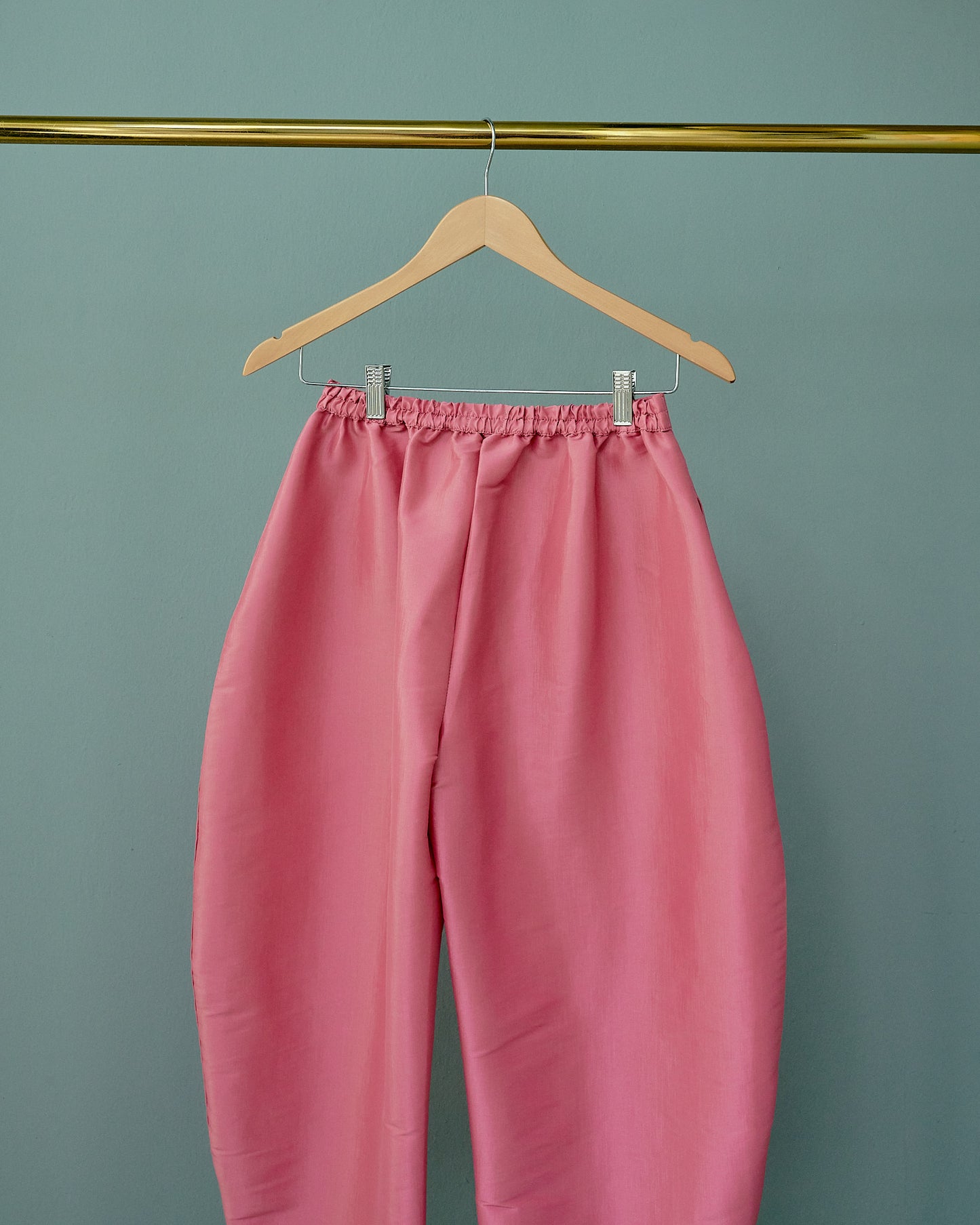 RIA Barrel Pants in Pink