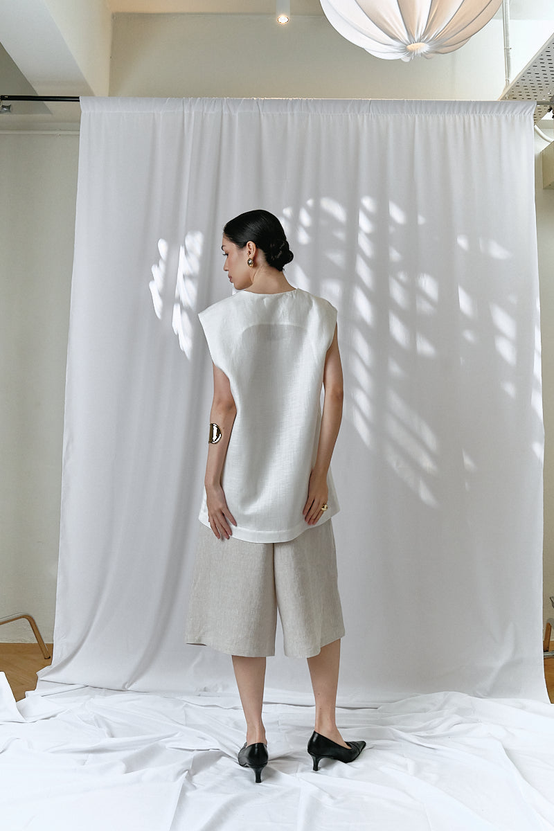 Sora Linen Vest in White