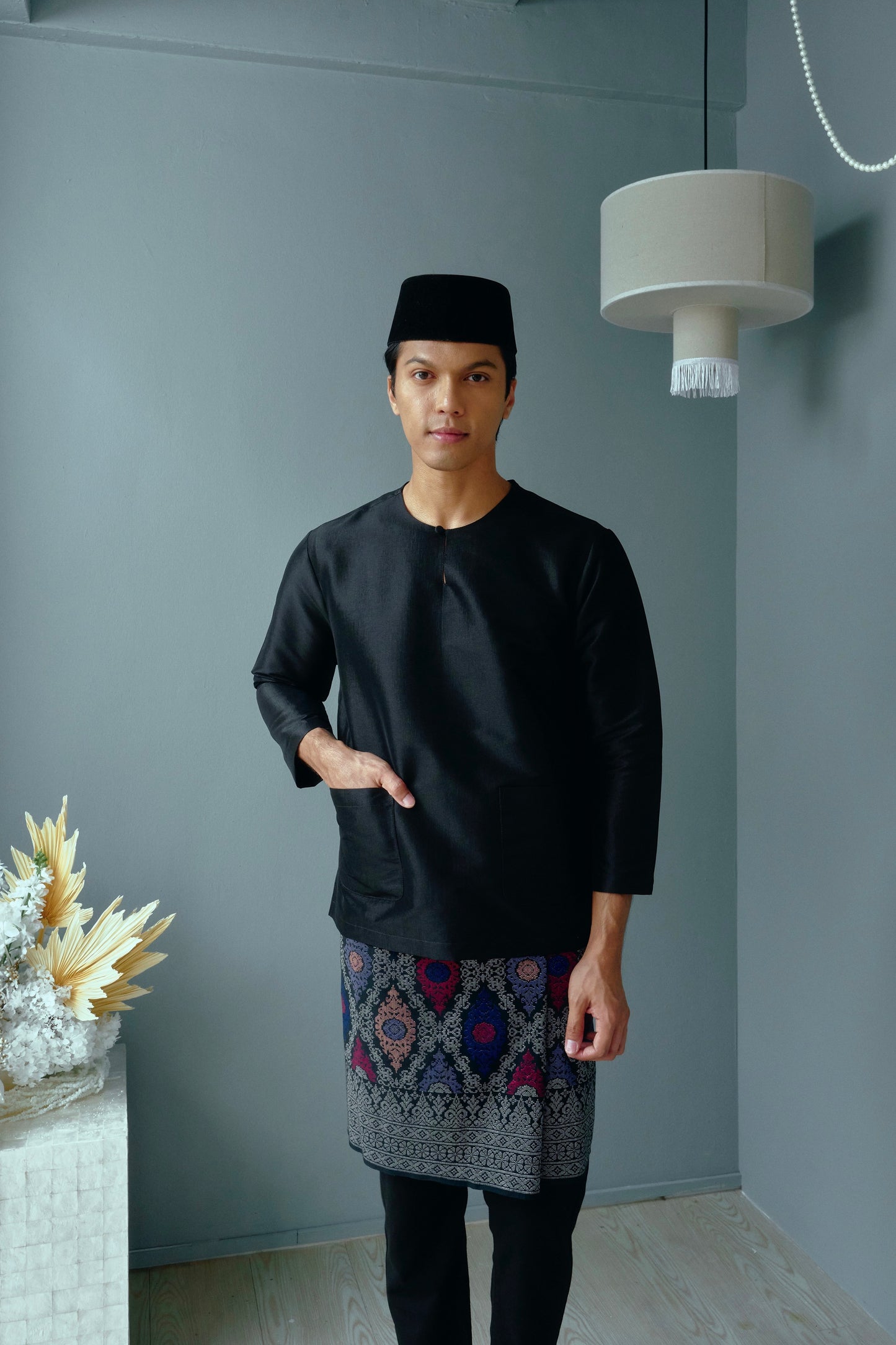 TUAN Baju Melayu Top in Black