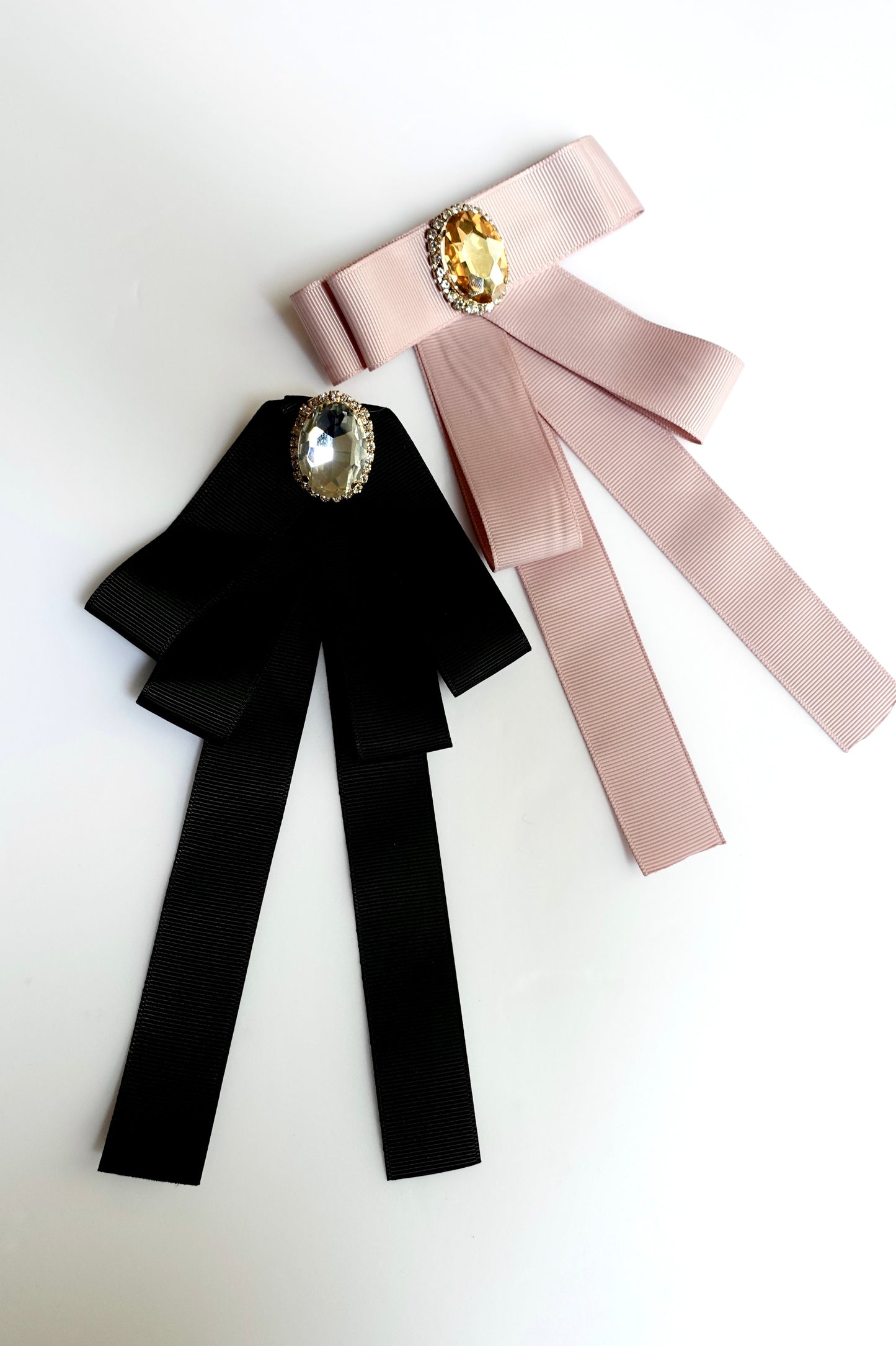 Ribbon Brooch in Black