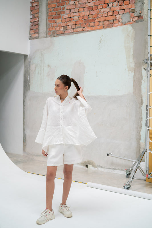 Moma Linen Shorts in White