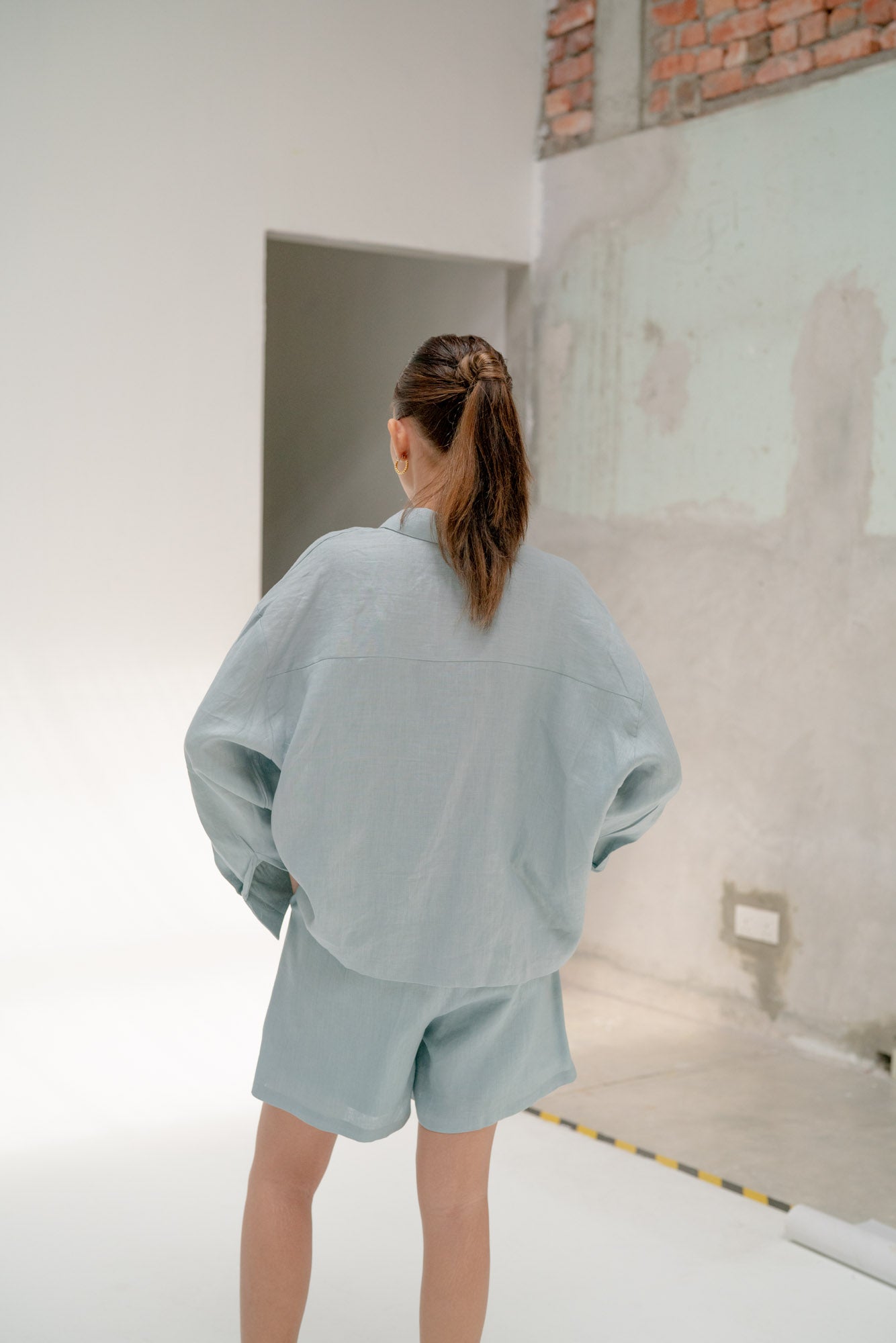 Avi Linen Shirt in Dusty Blue