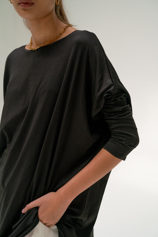 Ezra Batwing Top in Black