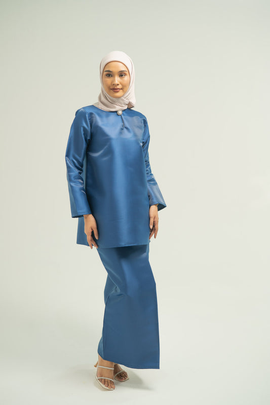 Phelia Kurung Set in Midnight Blue