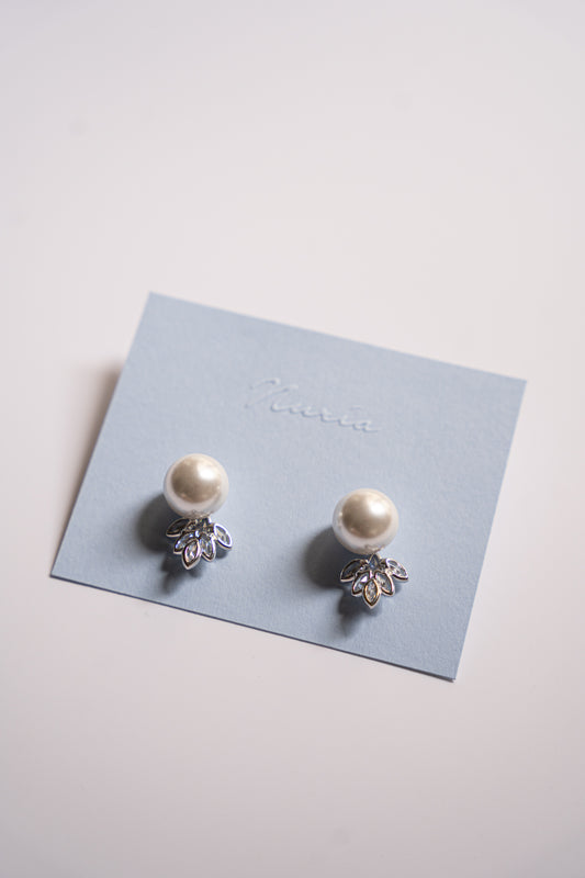 Ara Pearl Earrings in Silver