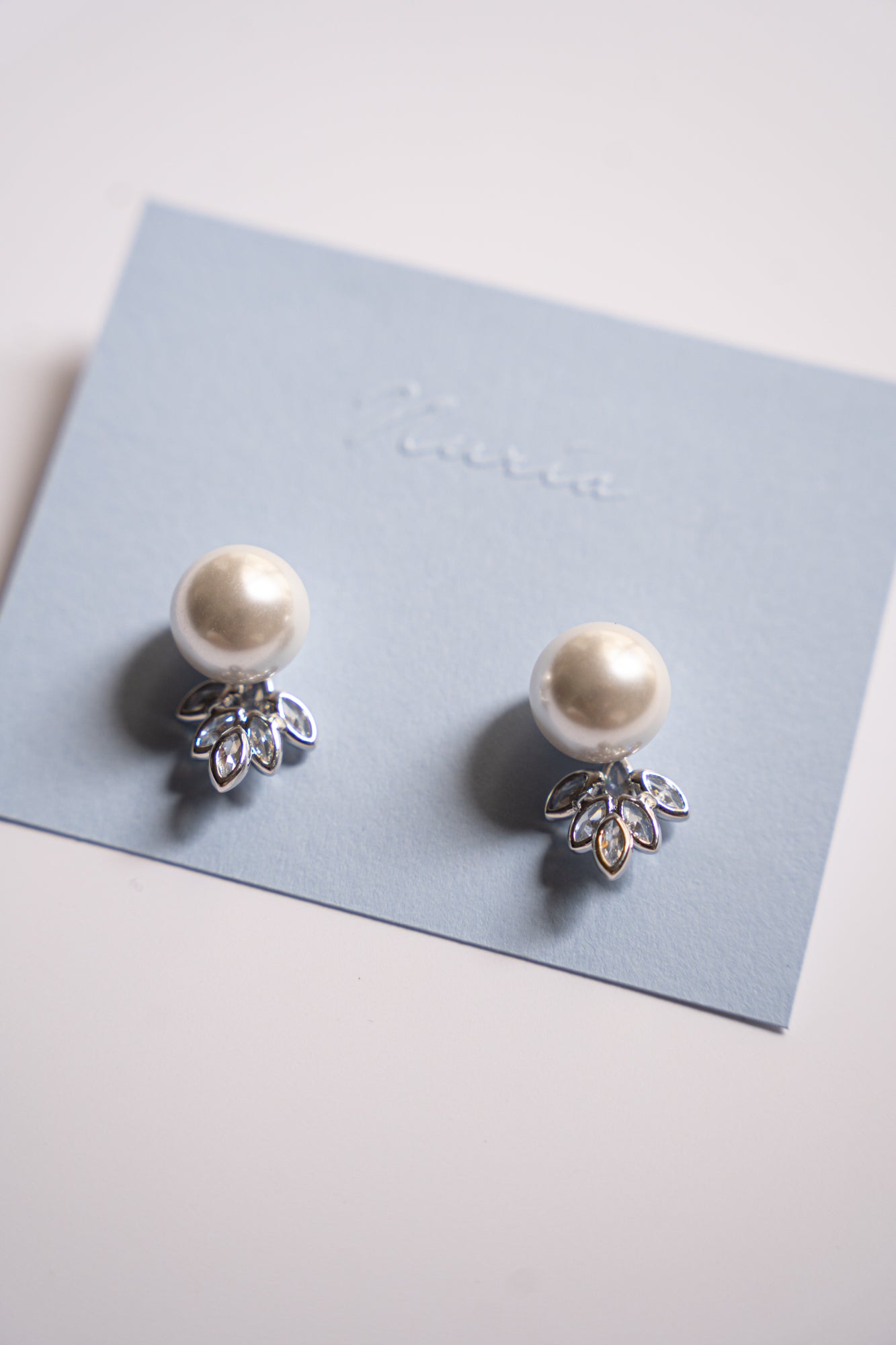 Ara Pearl Earrings in Silver