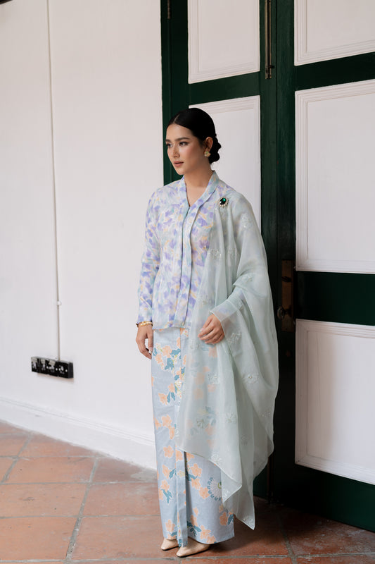 Mariani Batik Kipas Sarong in Blue/Peach