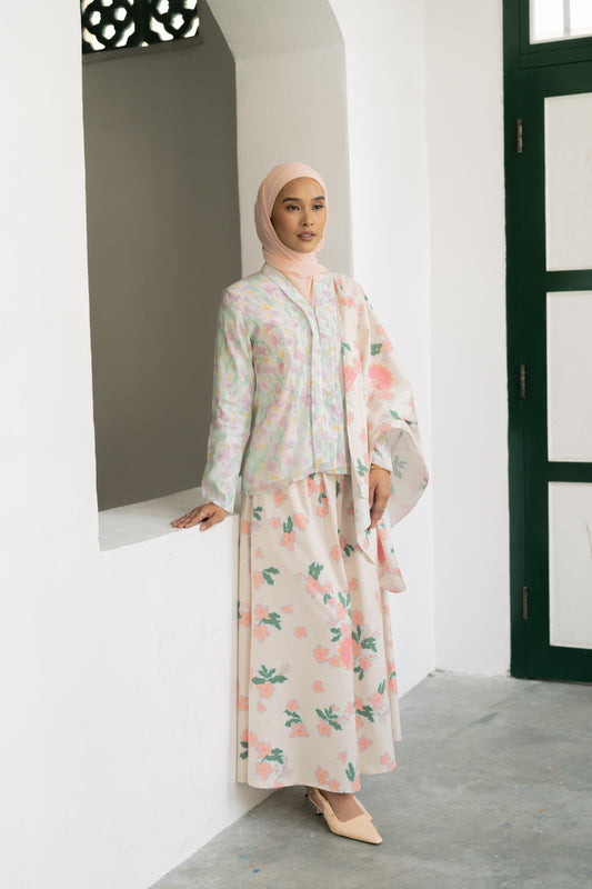 Adinia Batik Skirt Print in Peach/Pink