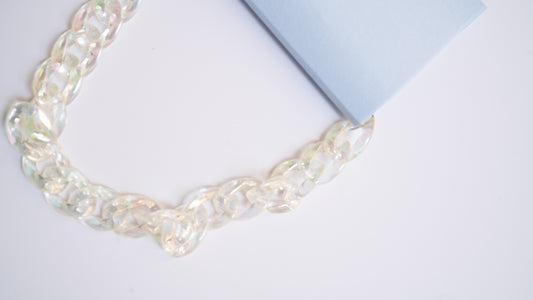 Via Acrylic Chain Necklace