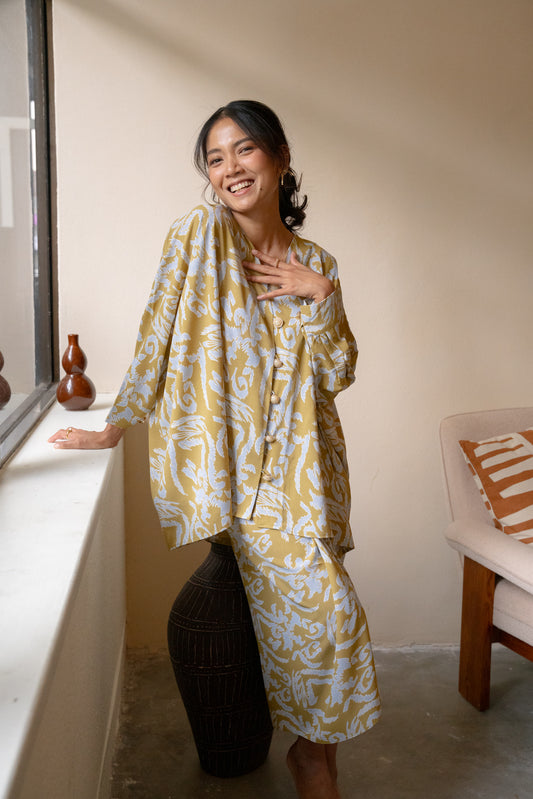 Olivia Button Long Sleeve Top in Olive Green/Baby Blue