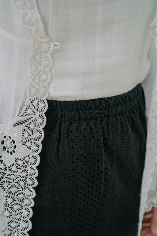 Juni Embroidery Skirt in Black