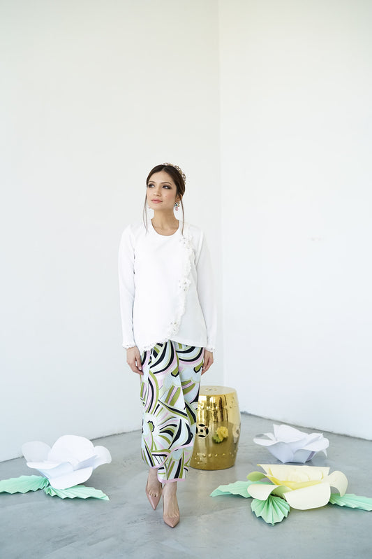 SELENE in WHITE