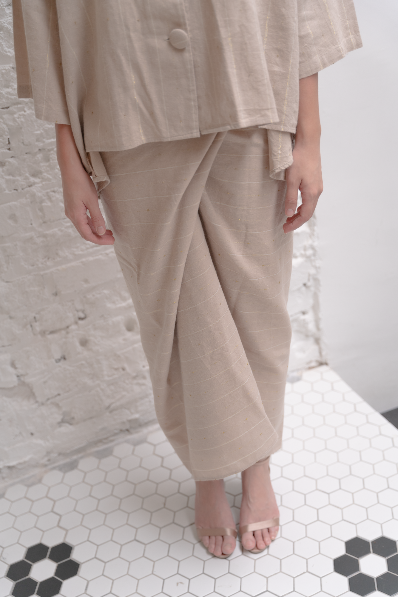 Linen Pareo in Nude